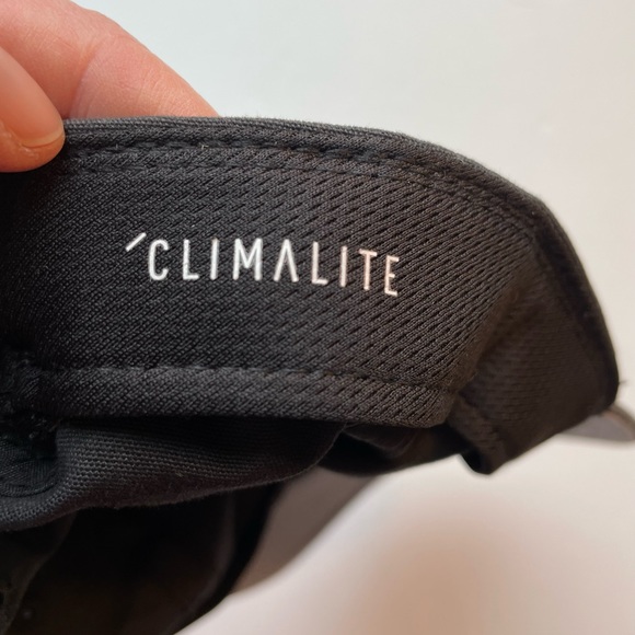 Adidas climate black three stripe life hat. - Picture 5 of 7